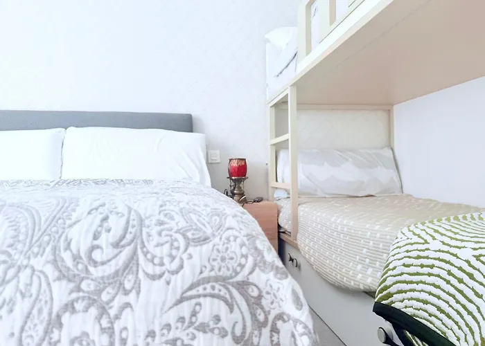 Wonderful Con Bano Δωμάτια σε οικογενειακή κατοικία